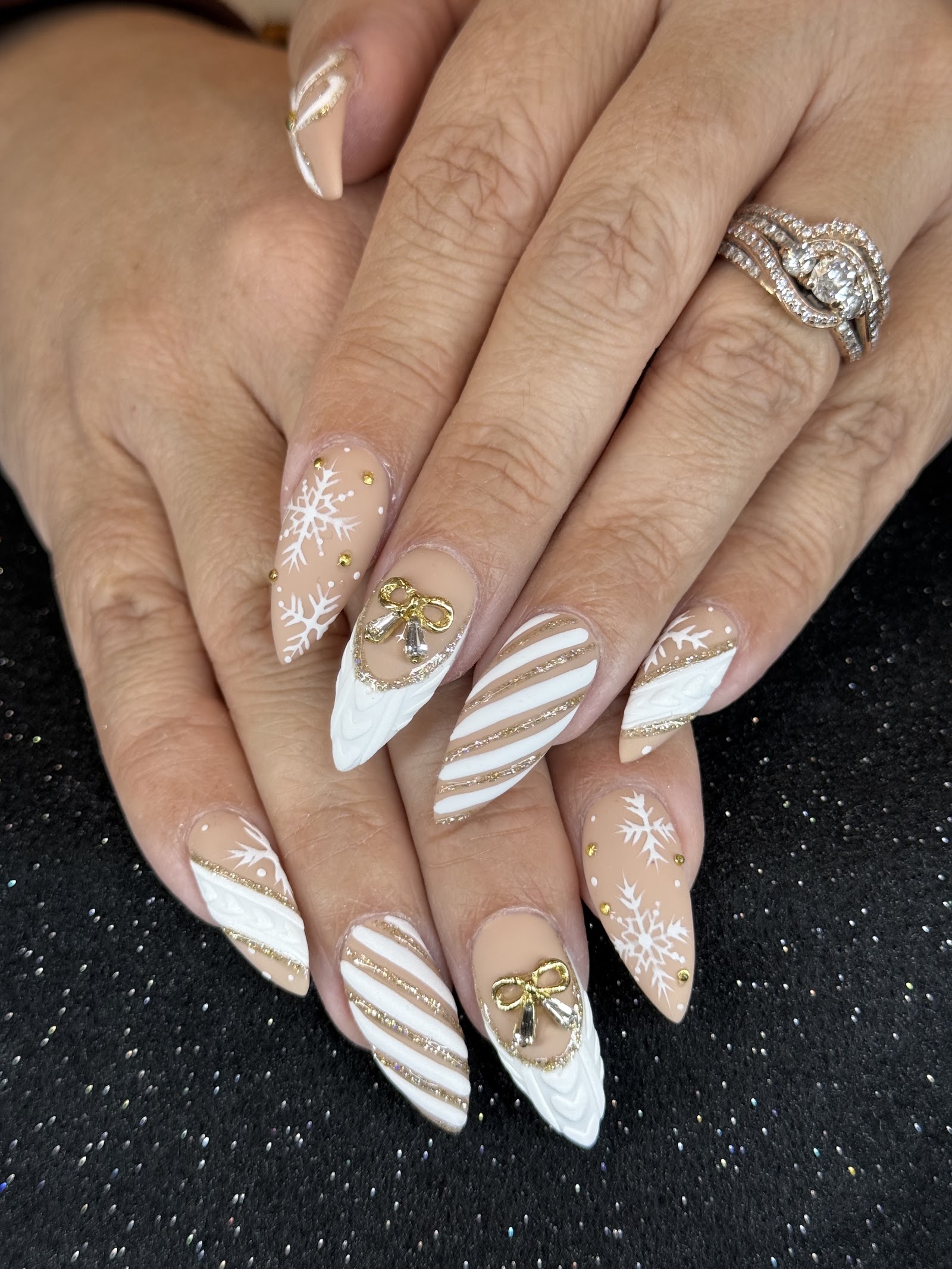 Daisy Nail Salon nail photo 2